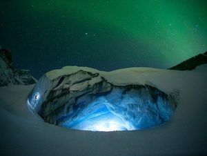 Athabasca Glacier, Alberta, Canada