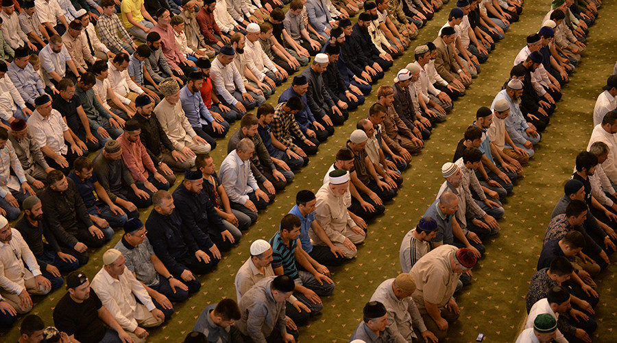  Muslims in the Akhmat Kadyrov Mosque