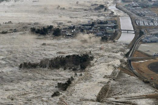 tsunami japan 2011