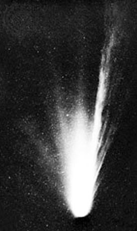 Klik for at forstørre Halley's comet photographed during its last pass in 1986. Its next pass is announced for 2061