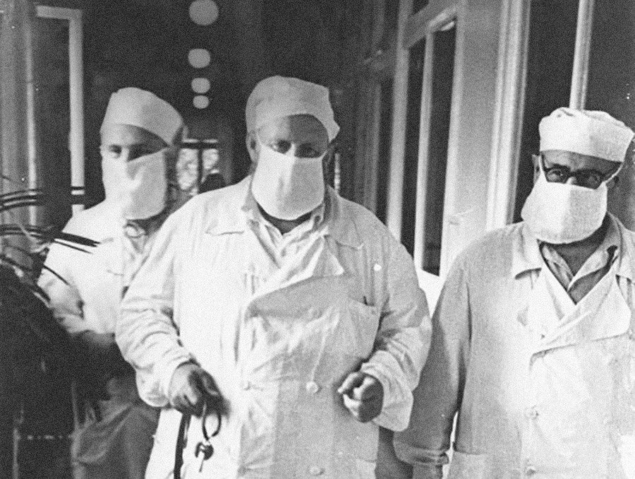 smallpox doctors USSR russia