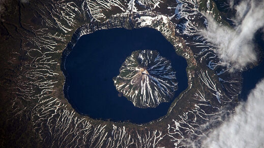 Krenitsyn volcano