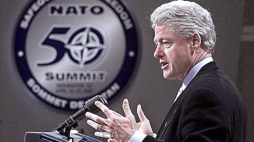 Klik for at forstørre Clinton NATO
